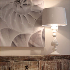 White high gloss table lamp